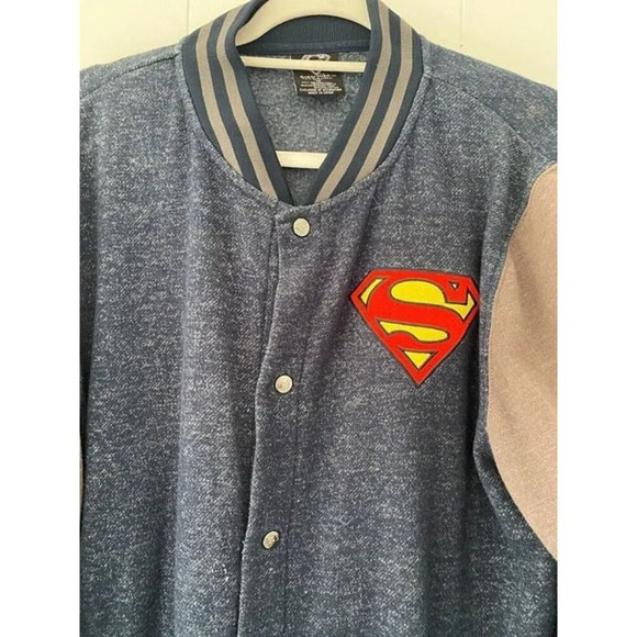 Men's Superman DC Jacket Medium Blue & Gray Snap Comics Retro Hero H109 - Picture 1 of 6